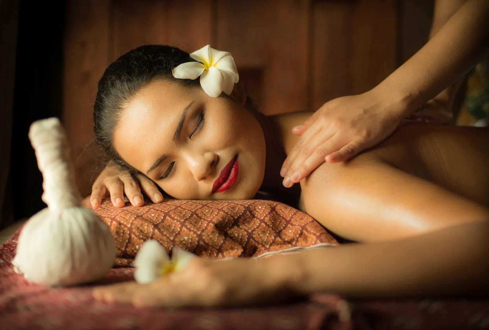 Balinese Massage therapy at Auram Spa Thane